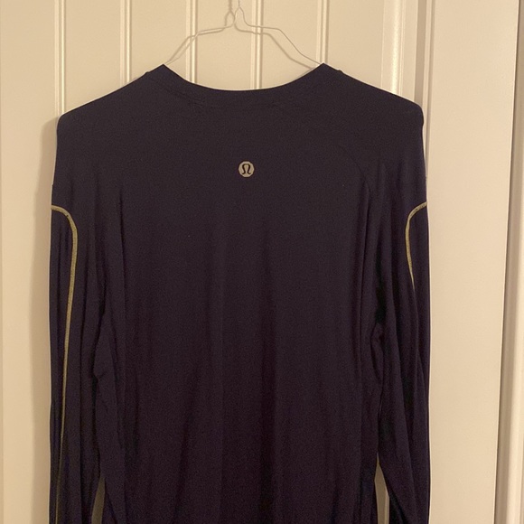 Lululemon Men’s XL long sleeve shirt - Picture 2 of 4